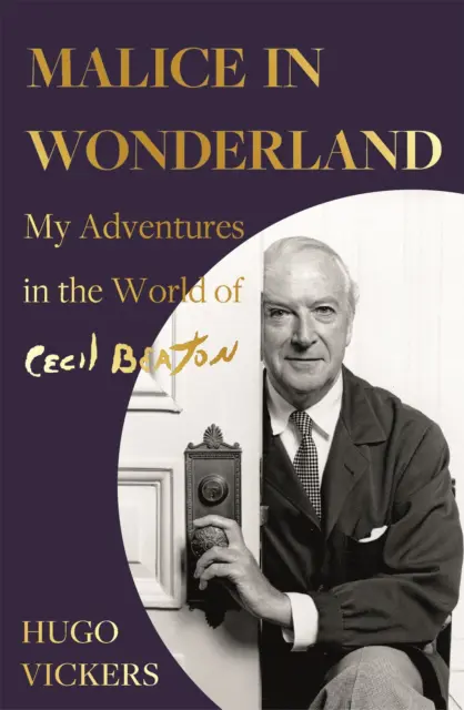 Llun clawr/Book cover image Malice in Wonderland